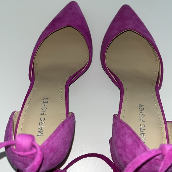 Marc Fisher Cerana Suede Pumps - Picture 10 of 11